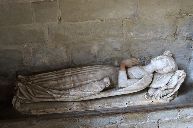 The story of a manor in memorials: the early tombs in the Shropshire church of Kinlet